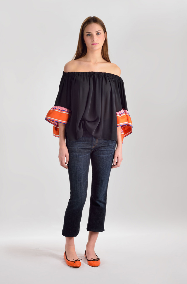 Blusa de Emilio Pucci y pantalones denim de Citizens of Humanity