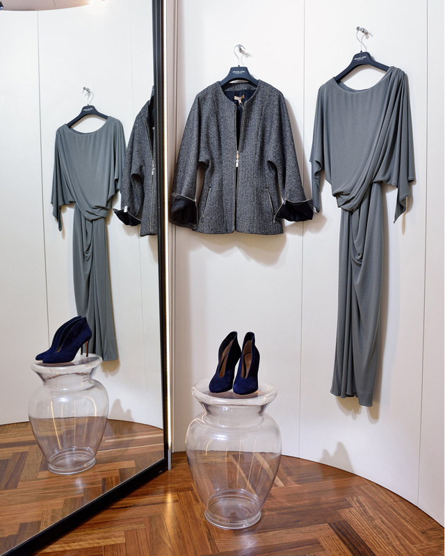 Chaqueta Michael Kors Collection 100% lana; Vestido crepe de seda; botines de Gianvito Rossi