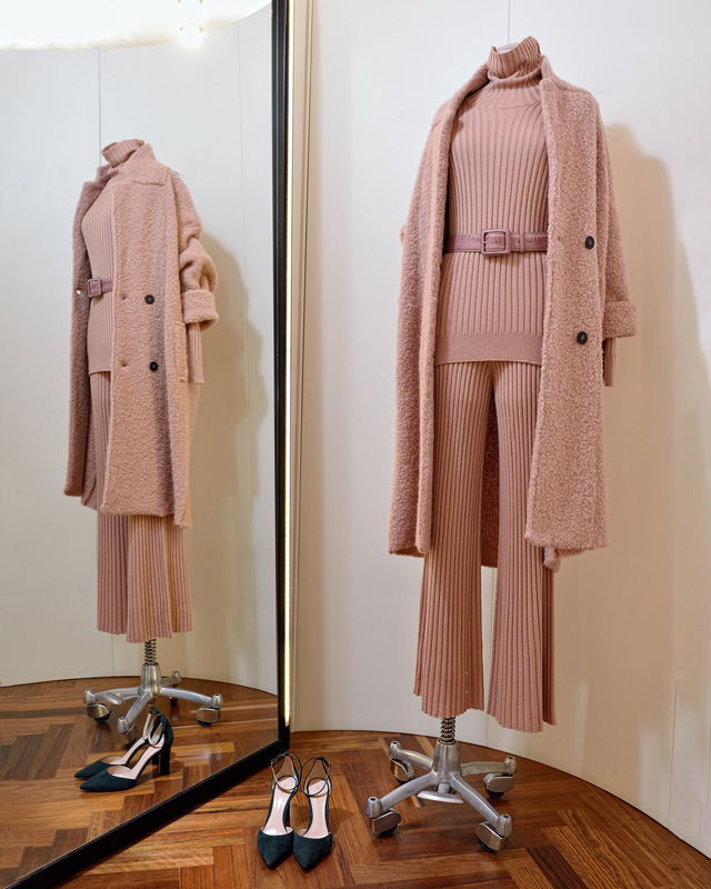 Conjunto de punto de Roberto Collina, cinturón de Reptile's House y zapatos de Gianvito Rossi - PATOS Valencia
