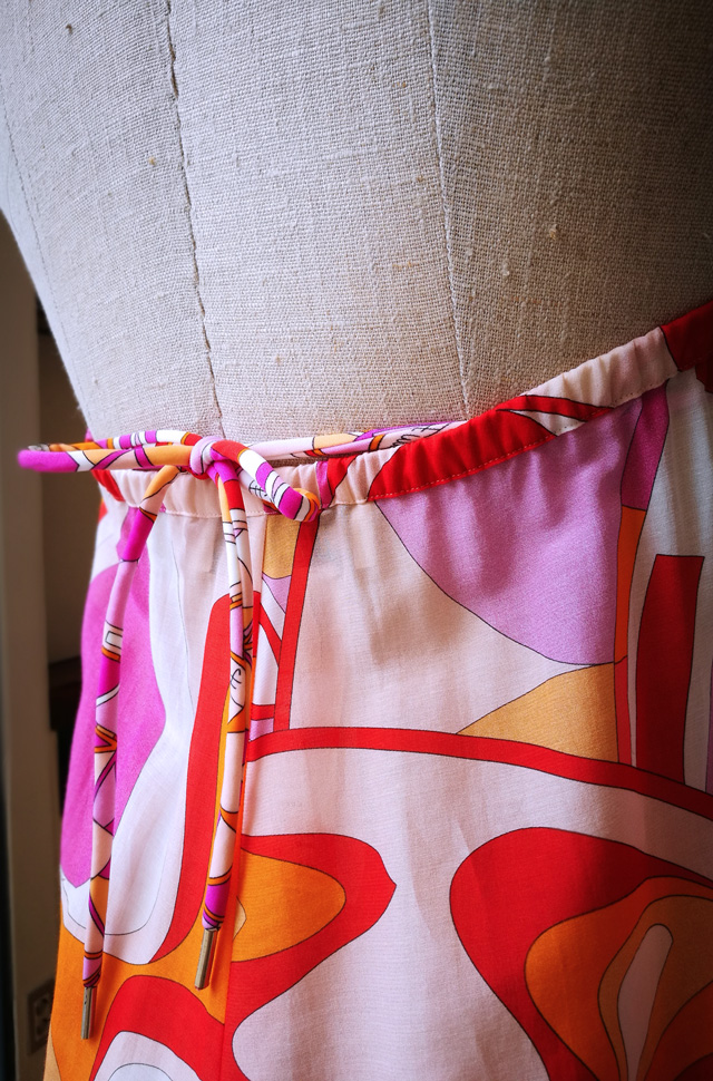 Bikini y pareo de Emilio Pucci, colección Beach 2018.