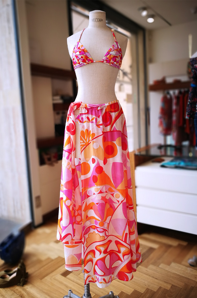 Bikini y pareo de Emilio Pucci, colección Beach 2018.