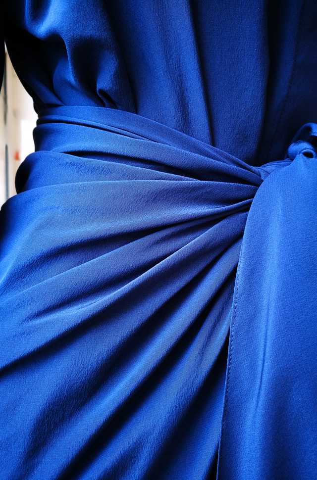 Vestido azul de Michael Kors Collection, colección desfile 2ª parte Moda 2018 100% seda. Hecho en Italia.