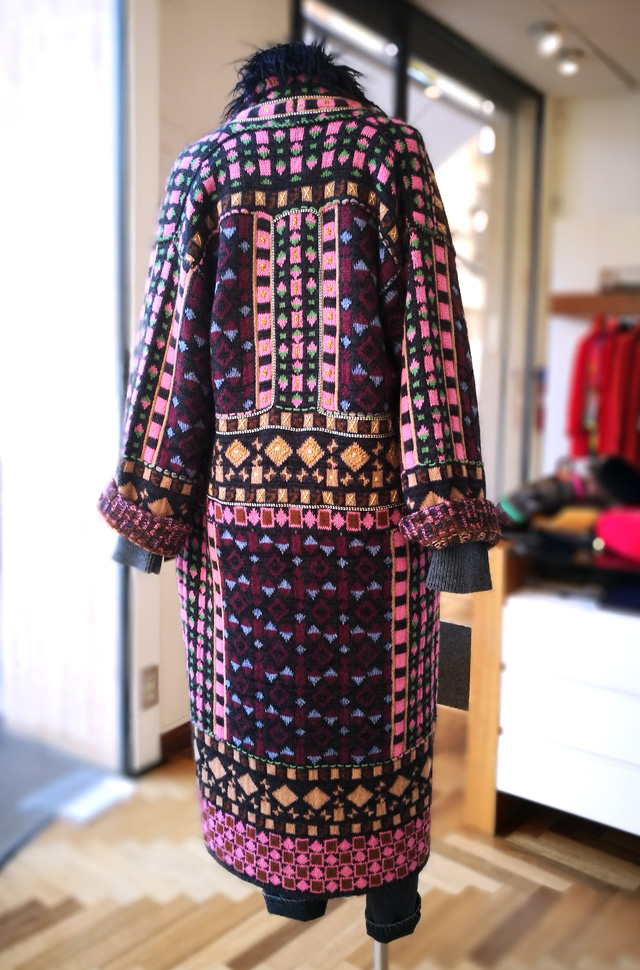 Abrigo Etro estilo boho chic años 70; Punto de Tortona y Pantalones de Citizens of humanity - Colección Otoño Invierno 2018 2019 - Patos Valencia
