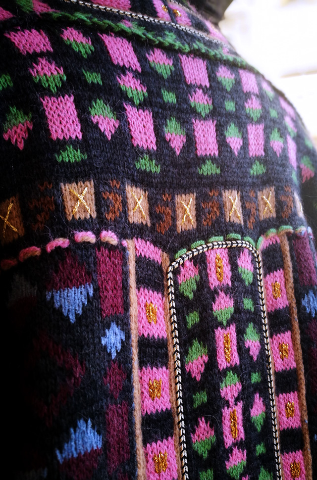 Abrigo Etro estilo boho chic años 70; Punto de Tortona y Pantalones de Citizens of humanity - Colección Otoño Invierno 2018 2019 - Patos Valencia