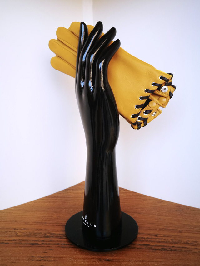 Agnelle guante amarillo