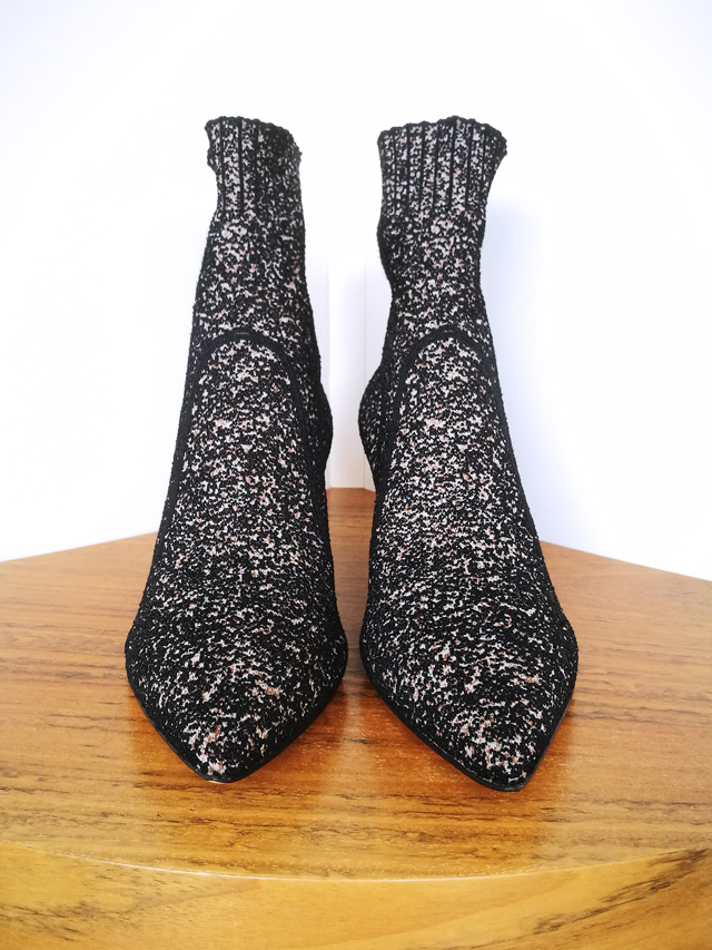 Botín Twed Gianvito Rossi, composición boucle, suela cuero, color black + bisque