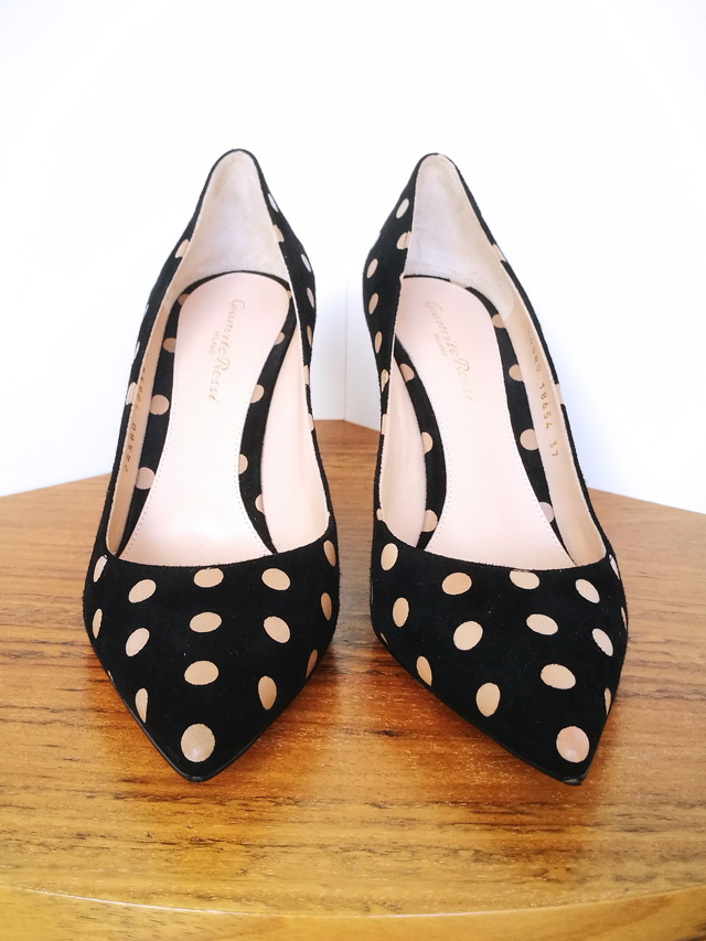 Gianvito Rossi zapato salón de ante estampado a motas