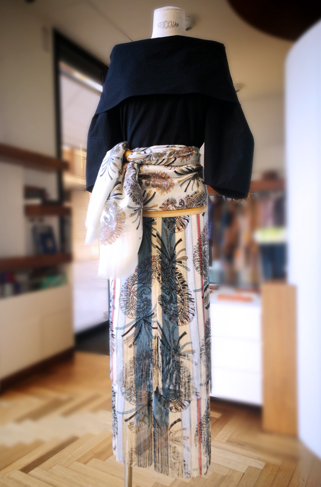 Camisa de Paule Ka 2019 y falda de Etro - PATOS Valencia