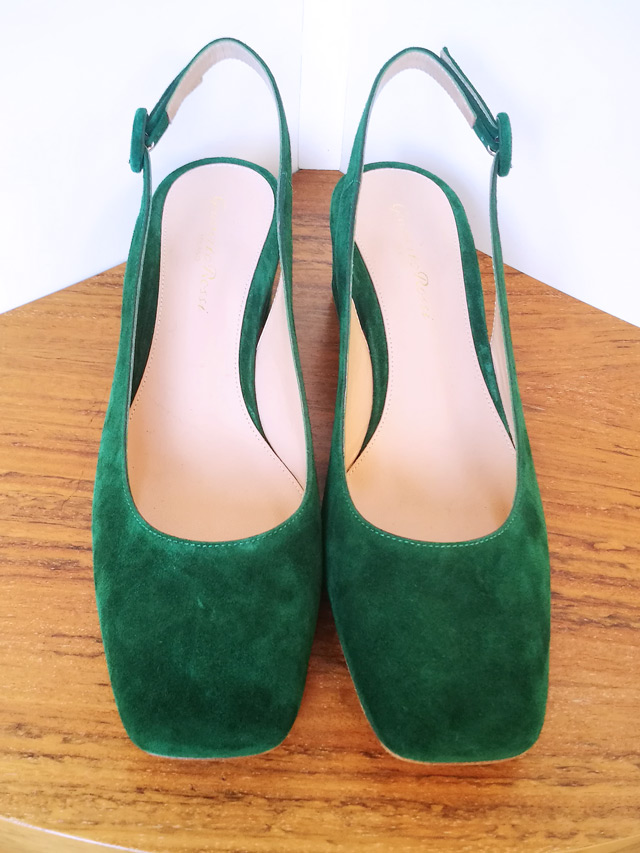 Zapato Gianvito Rossi verde carruaje de salón destaponado con tirita trasera - PATOS Valencia 