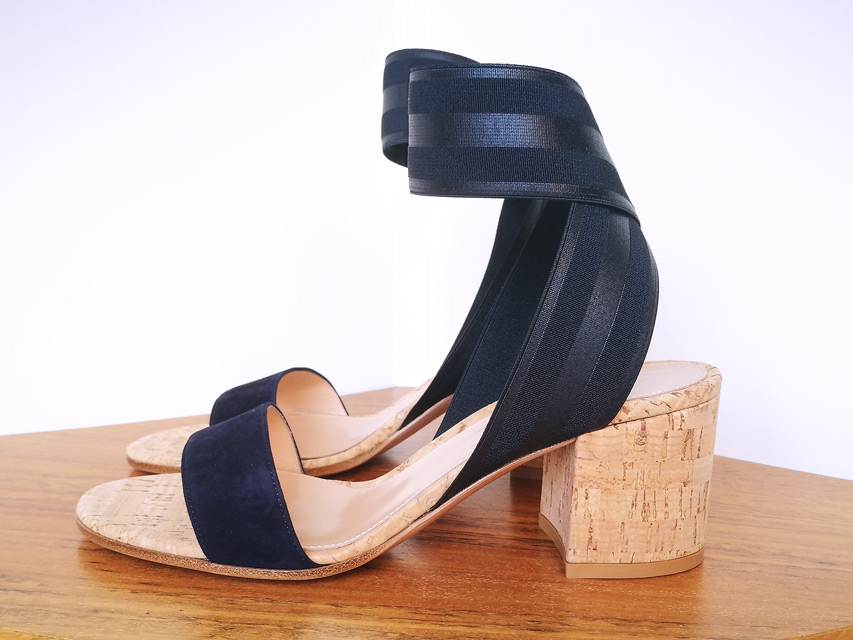 Sandalia de Gianvito Rossi 2019 de ante color azul marino - PATOS Valencia