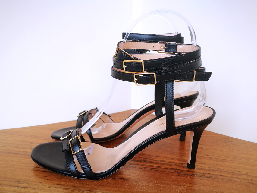 Sandalia de Gianvito Rossi 2019 de napa color negra - PATOS Valencia