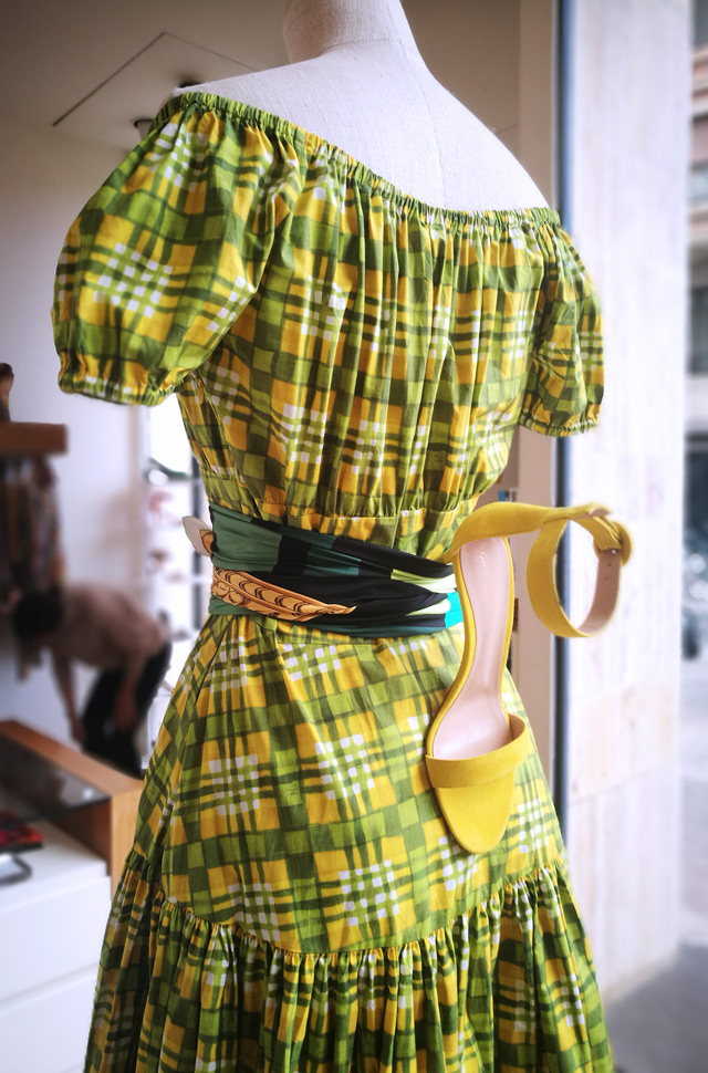 Vestido MICHAEL KORS COLLECTION 2019 y cinturón carré de Emilio Pucci - PATOS Valencia