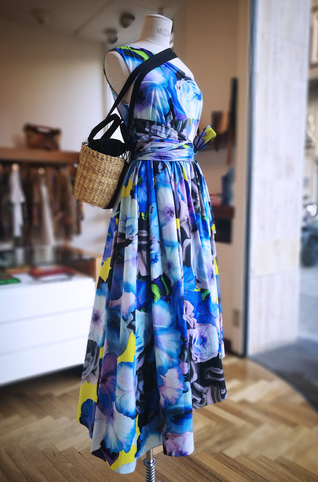 Vestido MSGM 2019 diseñado por Máximo Giorgeti y bolso de Muuñ - Patos Valencia