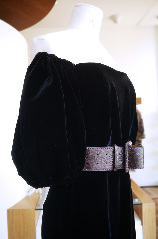 Vestido de ETRO en terciopelo negro Otoño Invierno 2019 / 2020 - PATOS Valencia