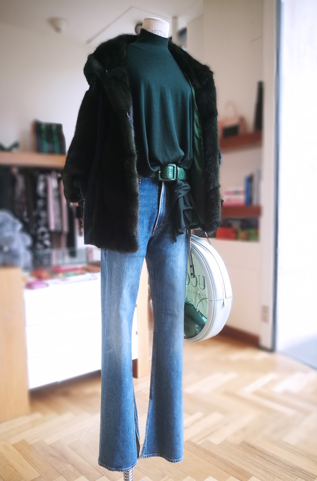 Chaqueta Sam Rone 2019 2020, pullover Lamberto Lossani, jeans de Citizens of Humanity y bolso de Emilio Pucci - PATOS Valencia