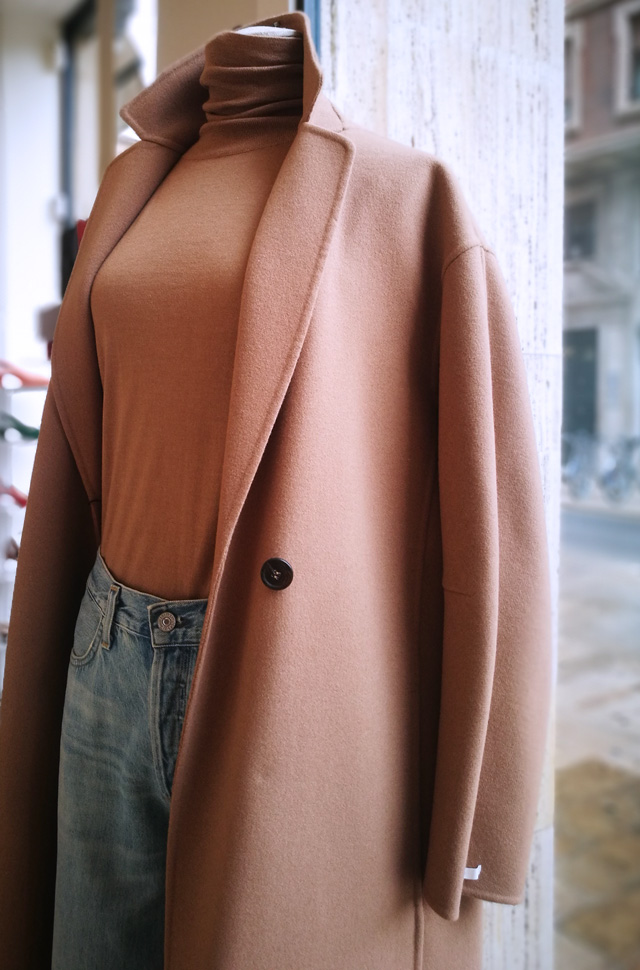 Pullover de Colombo 2019 2020, jeans de Citizens of humanity y abrigo de Sportmax - PATOS Valencia