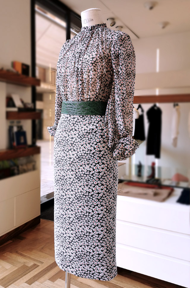 Camisa y falda de ROCHAS 2020 Primavera Verano, estampado de margaritas - PATOS Valencia