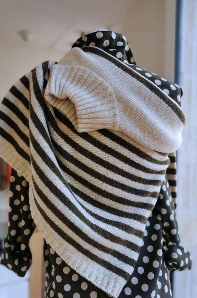 Camisa y falda de ASEPSI, pullover de ROBERTO COLLINA, otoño invierno 2020 / 2021, PATOS Valencia