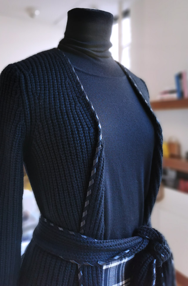 Cardigan y falda de MICHAEL KORS COLLECTION, pullover de ROBERTO COLLINA, otoño invierno 2020 / 2021, PATOS Valencia