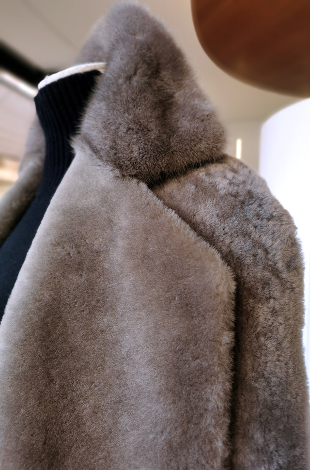 Chaleco de visón de BLANCHA, pantalón de ROCHAS y pullover de ROBERTO COLLINA otoño invierno 2020 / 2021 - PATOS Valencia