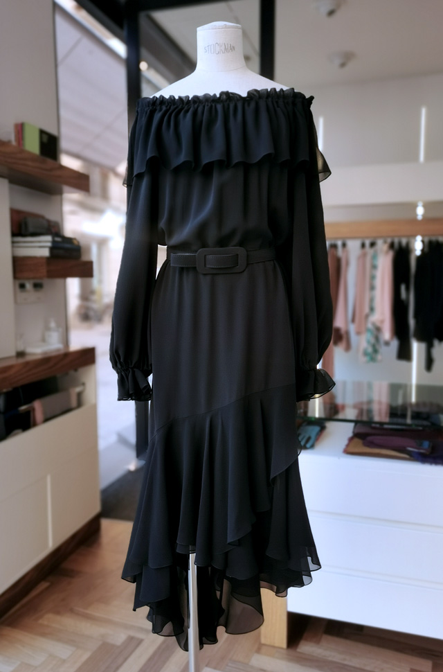 Vestido negro de MICHAEL KORS COLLECTION otoño invierno 2020 / 2021 - PATOS Valencia