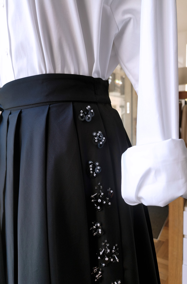 Camisa y falda de ROCHAS otoño invierno 2020 / 2021 - PATOS Valencia