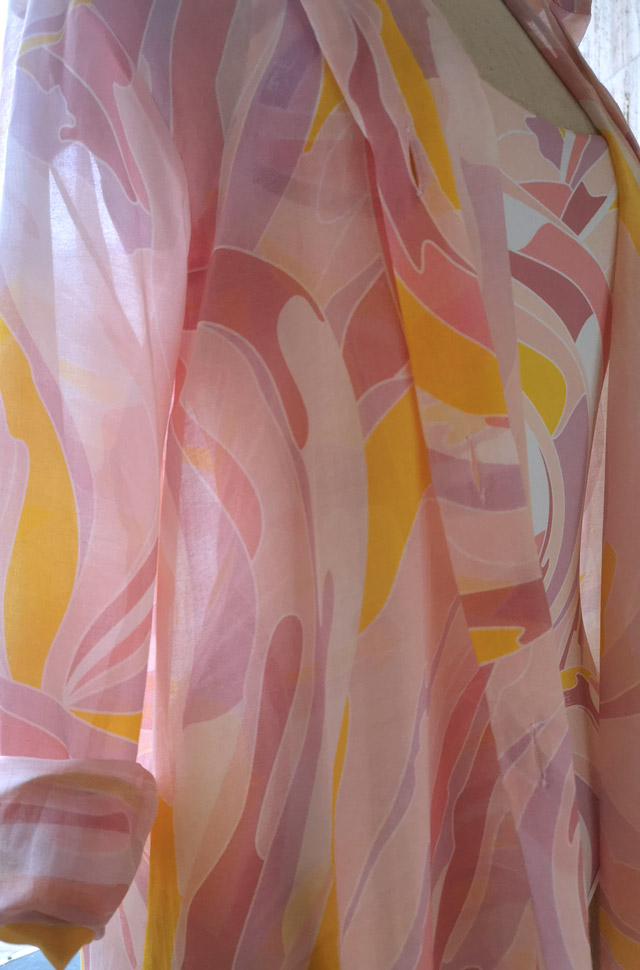 Vestido camisero de EMILIO PUCCI y bañador primavera verano 2021 - PATOS Valencia