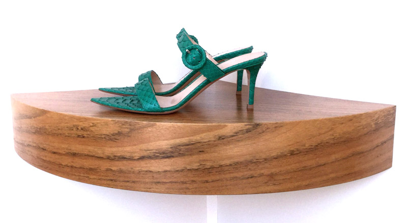 Sandalia Gianvito Rossi de piel de pitón color verde esmeralda, tacón de 7 cms