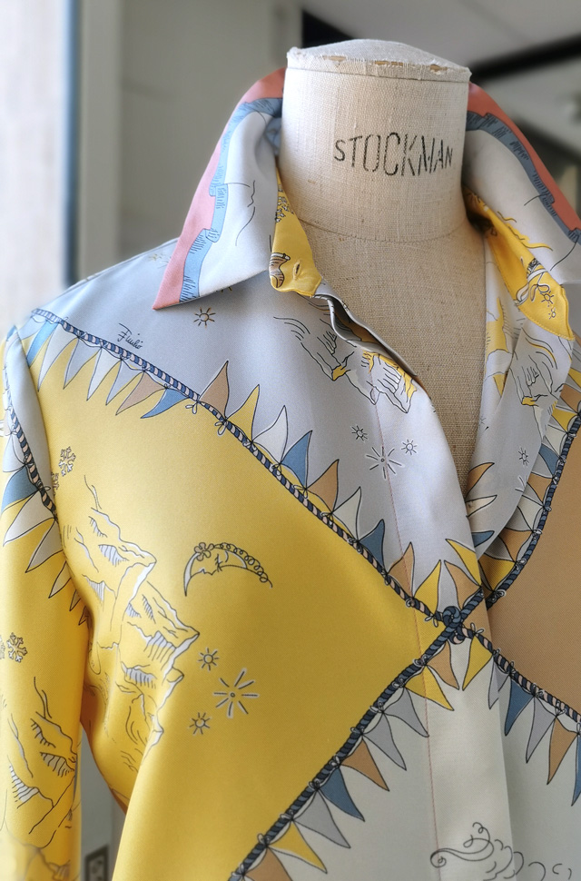 Camisa de seda de EMILIO PUCCI otoño invierno 2021 / 2022 - PATOS Valencia, España