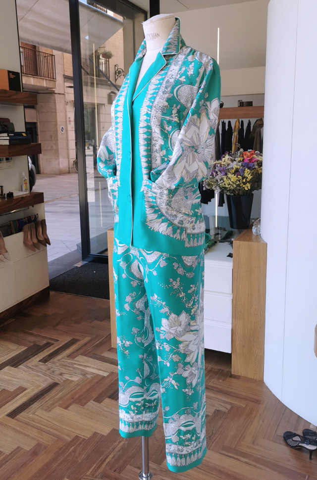 Looking pijama de EMILIO PUCCI otoño invierno 2021 / 2022 - PATOS Valencia, España
