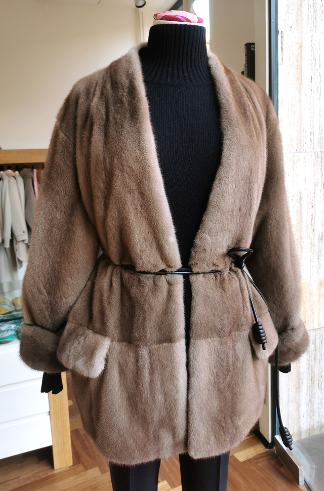 Chaquetón de visón de INÈS & MARÉCHAL saga furs - Otoño Invierno 2021 / 2022 - PATOS Valencia